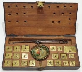 Barocker Münzwaagenkasten, Nürnberg 